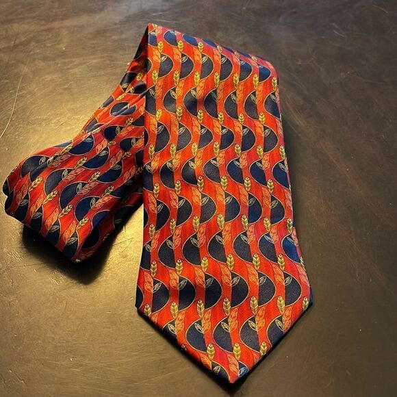 Lanvin Paris Tie. 100% All silk. Beautiful! - Picture 3 of 6